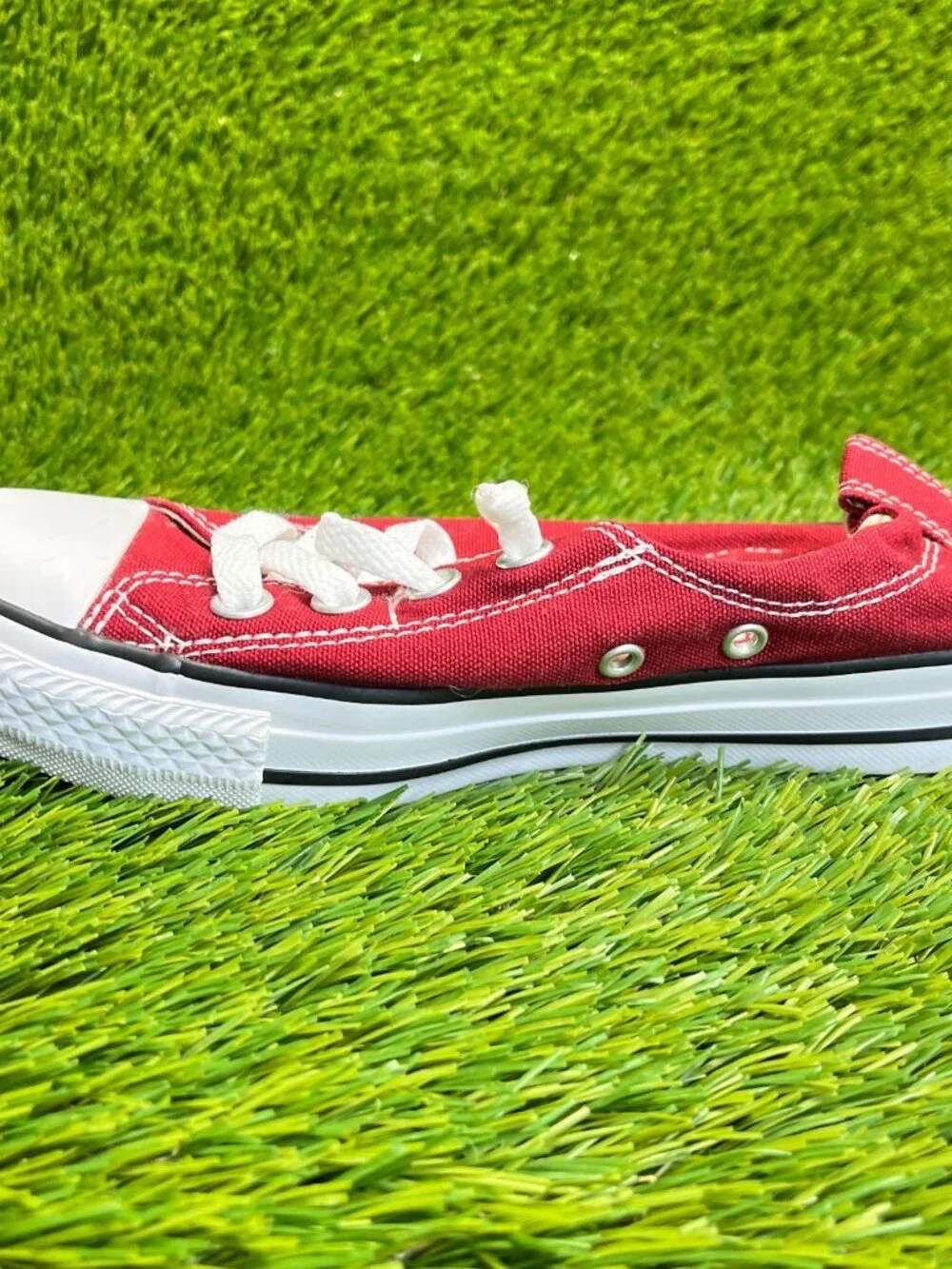 Converse Chuck Taylor All Star Low Womens Size 7 Red Athletic Shoes Sneakers - Picture 2 of 10